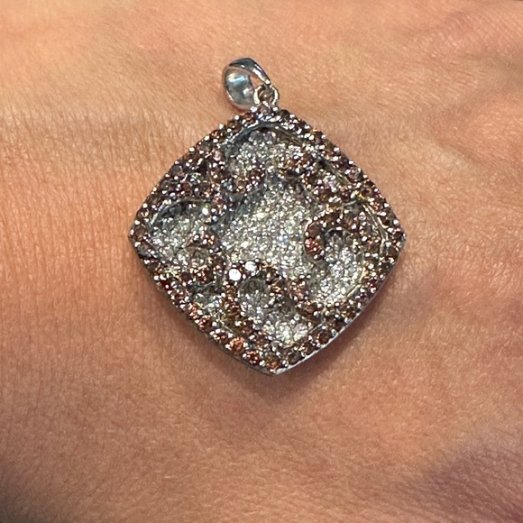 Cluster Mocha & White Cubic Zirconia Silver Pendant - Picture 7 of 11